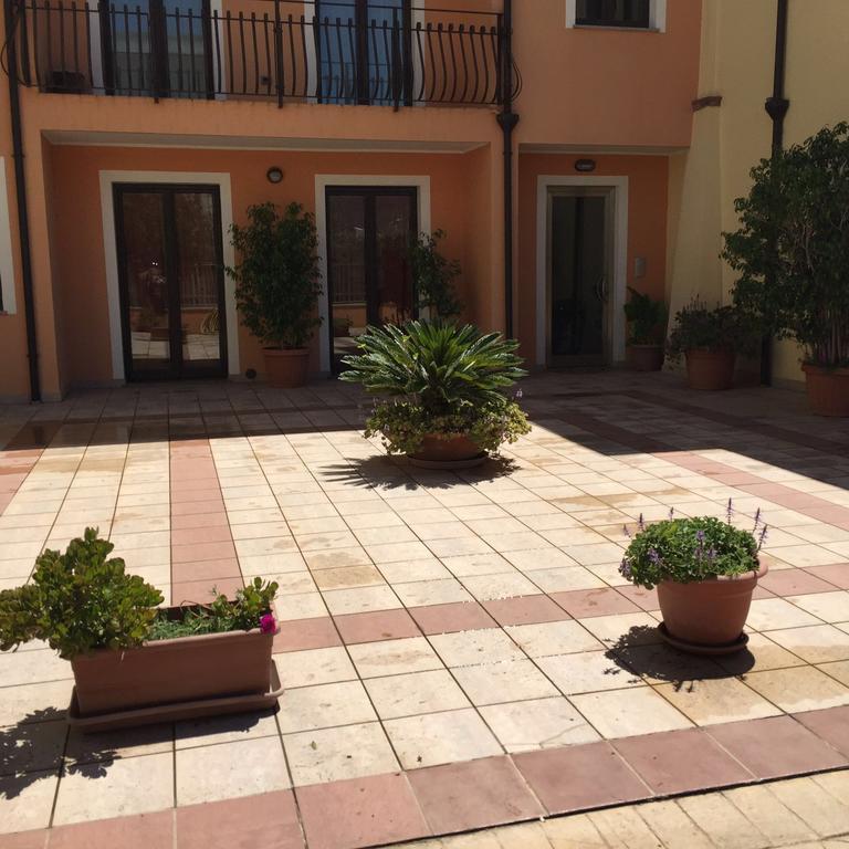 Bertolottu Residence Apartments Tortolì Buitenkant foto