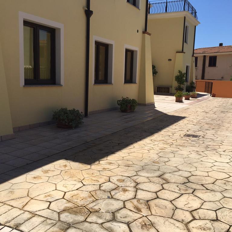 Bertolottu Residence Apartments Tortolì Buitenkant foto